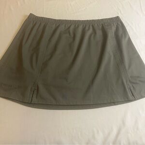 Bollé Olive Green Athletic Skirt
